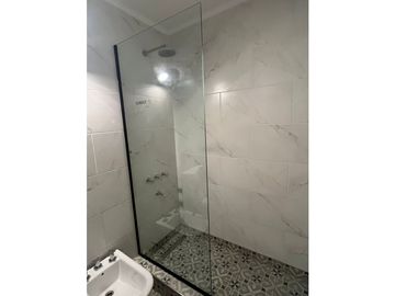 Departamento tres ambientes. A la calle. Brown 1400. Venta.