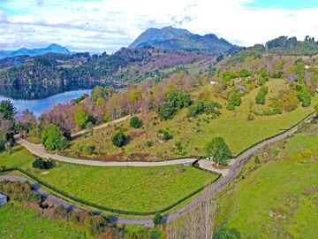 Parcelas con vista y acceso al Lago Ranco