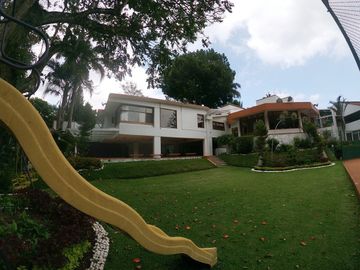 HERMOSA Y AMPLIA CASA EN VENTA  FRACCIONAMIENTO COAPEXPAN!!