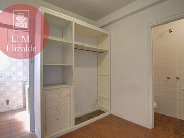 Venta - Arenales y C. Pellegrini - 2 Dor c/dep. - Piso Alto Luminoso