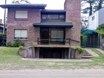 Casa en venta en Villa Gesell