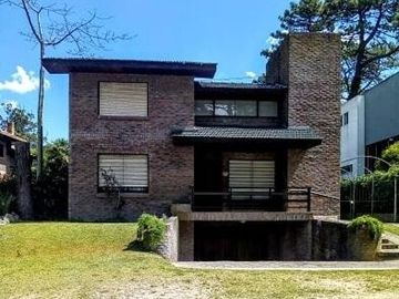 Casa en venta en Villa Gesell