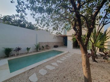 CASA EN VENTA EN EL CENTRO DE MÉRIDA EQUIPADA