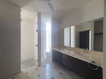 CASA EN VENTA EN EL CENTRO DE MÉRIDA EQUIPADA