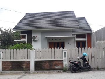 RUMAH MINIMALIS HOOK DI JALAN PALAGAN