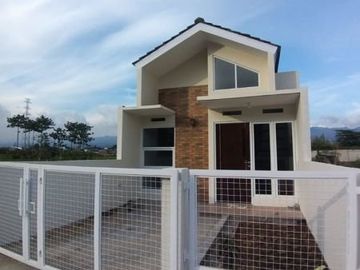 DIJUAL CEPAT !!! Rumah Minimalis di Cisaranten, Dekat Antapani, Arcamanik dan Soekarno Hatta