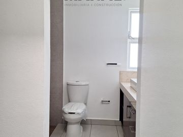 Casa de 2 Plantas en Preventa, Bosque Real, Villa de Álvarez, Colima