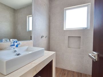 Casa de 2 Plantas en Preventa, Bosque Real, Villa de Álvarez, Colima