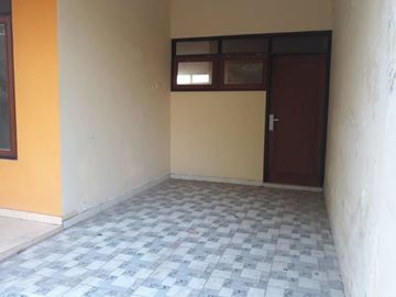 Rumah Luas 80 m2 Hanya 400 Jutaan di Godean, Ada Carport