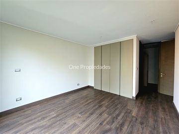 Departamento en Venta en Robles Depto en venta seminuevo precio oportunidad 3D3B Lo Barnechea One Propiedades