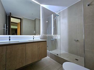 Departamento en Venta en Robles Depto en venta seminuevo precio oportunidad 3D3B Lo Barnechea One Propiedades