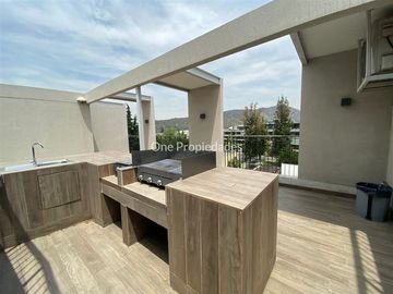 Departamento en Venta en Robles Depto en venta seminuevo precio oportunidad 3D3B Lo Barnechea One Propiedades