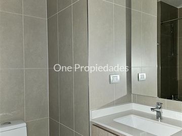 Departamento en Venta en Robles Depto en venta seminuevo precio oportunidad 3D3B Lo Barnechea One Propiedades