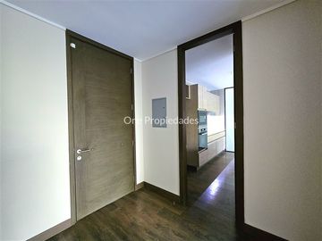 Departamento en Venta en Robles Depto en venta seminuevo precio oportunidad 3D3B Lo Barnechea One Propiedades