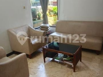 Rumah 5 Kamar di Intercon Jakarta Barat