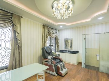 Rumah Luas 6 Kamar Tidur 10 Mnt ke Green Sedayu Mall Siap KPR J-51104