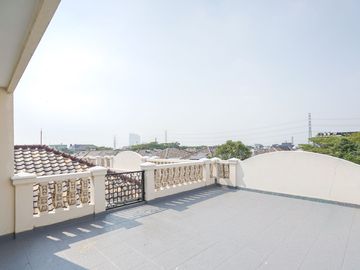 Rumah Luas 6 Kamar Tidur 10 Mnt ke Green Sedayu Mall Siap KPR J-51104