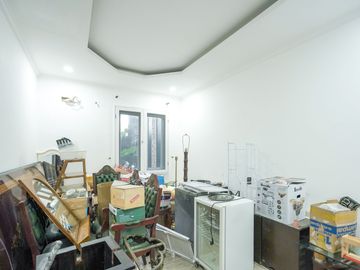 Rumah Luas 6 Kamar Tidur 10 Mnt ke Green Sedayu Mall Siap KPR J-51104