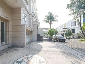 Rumah Luas 6 Kamar Tidur 10 Mnt ke Green Sedayu Mall Siap KPR J-51104