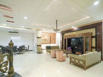Rumah Luas 6 Kamar Tidur 10 Mnt ke Green Sedayu Mall Siap KPR J-51104