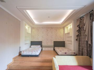 Rumah Luas 6 Kamar Tidur 10 Mnt ke Green Sedayu Mall Siap KPR J-51104