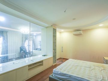 Rumah Luas 6 Kamar Tidur 10 Mnt ke Green Sedayu Mall Siap KPR J-51104