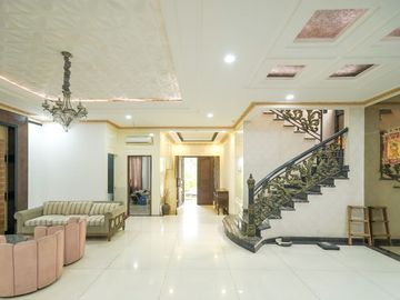 Rumah Luas 6 Kamar Tidur 10 Mnt ke Green Sedayu Mall Siap KPR J-51104