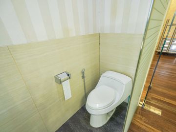 Rumah Luas 6 Kamar Tidur 10 Mnt ke Green Sedayu Mall Siap KPR J-51104