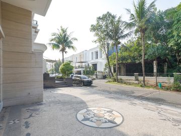 Rumah Luas 6 Kamar Tidur 10 Mnt ke Green Sedayu Mall Siap KPR J-51104