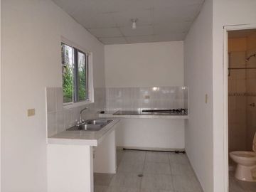 SE VENDE CASA CON ANEXOS EN LAS CUMBRES AM