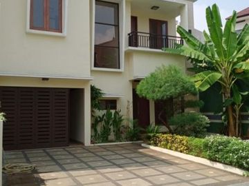 Rumah Murah Plus Kolam Reang Di Cilandak Barat