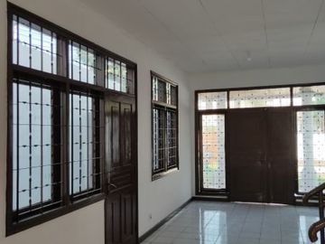 rumah 2 lantai pusat kota siap pakai kiara condong Bandung