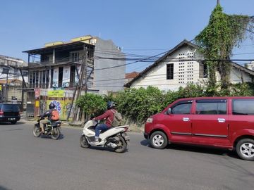 rumah 2 lantai pusat kota siap pakai kiara condong Bandung