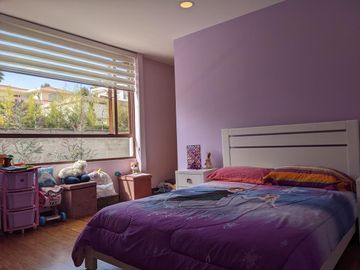 Espectacular casa  3 dormitorios (Opción a 4), Amplios jardines, Urbanización Privada, Nayón