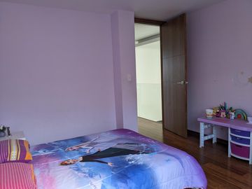 Espectacular casa  3 dormitorios (Opción a 4), Amplios jardines, Urbanización Privada, Nayón