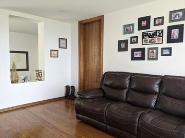Espectacular casa  3 dormitorios (Opción a 4), Amplios jardines, Urbanización Privada, Nayón
