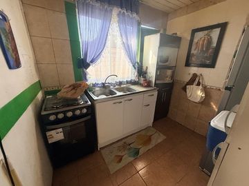 VENTA CASA CON AMPLIO TERRENO EN SECTOR DE HTOS FAMILIARES