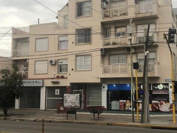 Departamento de 2 ambientes amplio con balcón