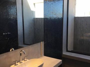 Casa-Quinta en dos plantas con Pileta y Quincho - 3 amb - Gran parque!!