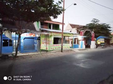 Dijual Rumah dan Kios di Kota Surakarta