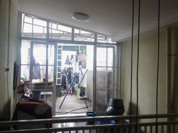 Dijual Rumah Lokasi Strategis di Jl. Raya Meruyung