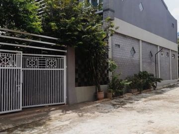 Dijual Rumah Lokasi Strategis di Jl. Raya Meruyung