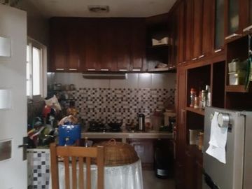 Dijual Rumah Lokasi Strategis di Jl. Raya Meruyung