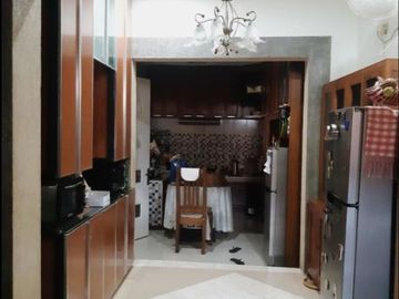 Dijual Rumah Lokasi Strategis di Jl. Raya Meruyung