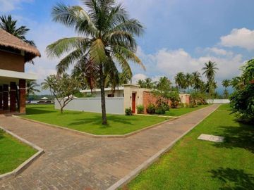 Jual Villa Hotel Mewah Dekat Pantai Daerah Sigar Penjalin Lombok
