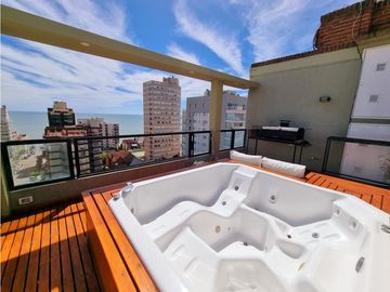 Departamento cuatro ambientes. Stella Maris. Terraza con jacuzzi.