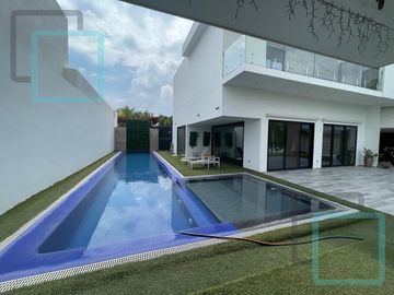 VENTA DE CASA EN VALLE DE LA SANTA CRUZ ZONA SANTA CATARINA