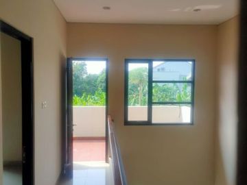 Rumah Ciputat Dekat Kampus UT Siap Huni