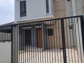 Rumah Ciputat Dekat Kampus UT Siap Huni