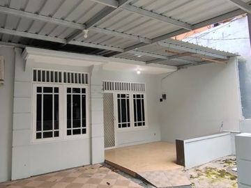 DIJUAL Rumah di Puri Indah, Sidoarjo kota.